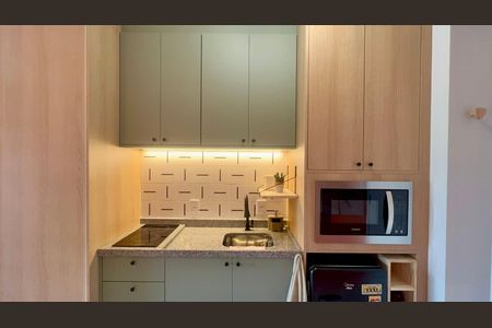 Cozinha de kitnet/studio para alugar com 1 quarto, 26m² em Cerqueira César, São Paulo