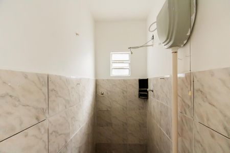 Banheiro Social de casa para alugar com 1 quarto, 40m² em Parque Boturussu, São Paulo