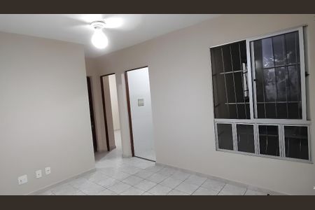 Sala de apartamento para alugar com 2 quartos, 48m² em Jardim Laguna, Contagem