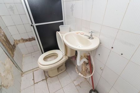 Casa à venda com 120m², 5 quartos e 4 vagasCasa 02 - Banheiro da Suíte 2