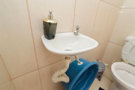 Casa à venda com 120m², 5 quartos e 4 vagasCasa 01 - Lavabo Externo