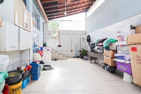 Casa à venda com 120m², 5 quartos e 4 vagasCasa 01 - Área de Serviço