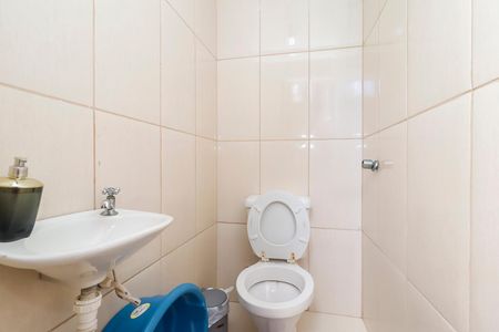 Casa à venda com 120m², 5 quartos e 4 vagasCasa 01 - Lavabo Externo