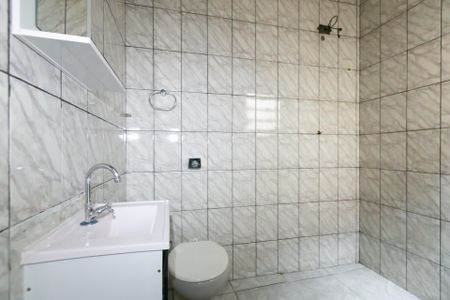 Casa à venda com 250m², 2 quartos e 8 vagas Casa à venda com 250m², 2 quartos e 8 vagasBanheiro 1