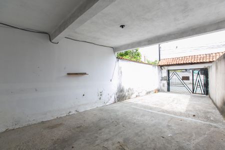Casa à venda com 250m², 2 quartos e 8 vagas Casa à venda com 250m², 2 quartos e 8 vagasGaragem