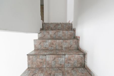 Casa à venda com 250m², 2 quartos e 8 vagas Casa à venda com 250m², 2 quartos e 8 vagasEscada