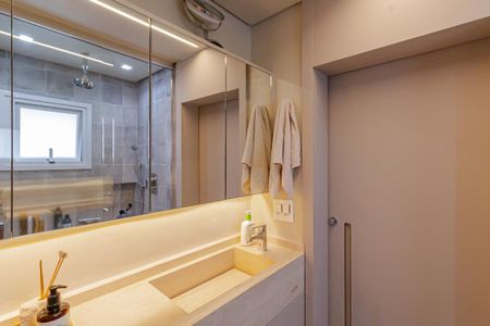 Apartamento para alugar com 89m², 2 quartos e 1 vaga Apartamento para alugar com 89m², 2 quartos e 1 vagaBanheiro da Suíte