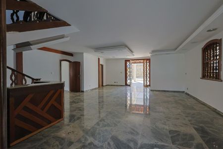 Sala de casa para alugar com 6 quartos, 528m² em Belvedere, Belo Horizonte