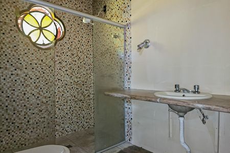 Banheiro de casa para alugar com 6 quartos, 528m² em Belvedere, Belo Horizonte