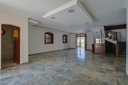 Sala de casa para alugar com 6 quartos, 528m² em Belvedere, Belo Horizonte
