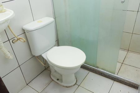 Banheiro de apartamento para alugar com 1 quarto, 30m² em Brotas, Salvador