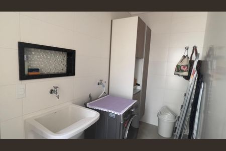 Casa à venda com 259m², 3 quartos e 6 vagas Casa à venda com 259m², 3 quartos e 6 vagasÁrea de Serviço