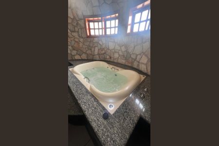 Casa à venda com 259m², 3 quartos e 6 vagas Casa à venda com 259m², 3 quartos e 6 vagasBanheiro