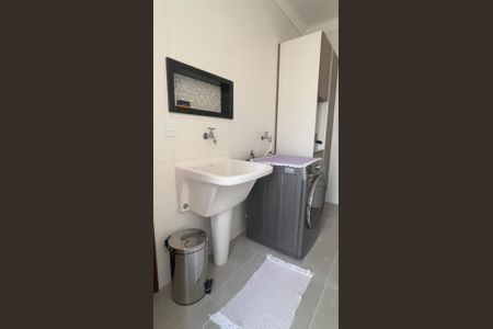 Casa à venda com 259m², 3 quartos e 6 vagas Casa à venda com 259m², 3 quartos e 6 vagasÁrea de Serviço