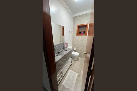 Casa à venda com 259m², 3 quartos e 6 vagas Casa à venda com 259m², 3 quartos e 6 vagasBanheiro