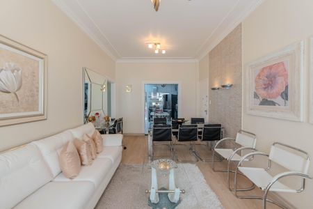 Apartamento à venda com 117m², 3 quartos e 1 vaga Apartamento à venda com 117m², 3 quartos e 1 vagaSala