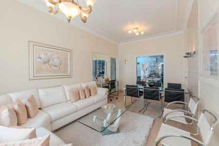 Apartamento à venda com 117m², 3 quartos e 1 vaga Apartamento à venda com 117m², 3 quartos e 1 vagaSala