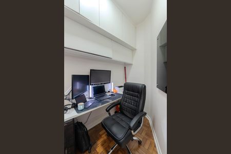 Apartamento à venda com 117m², 3 quartos e 1 vaga Apartamento à venda com 117m², 3 quartos e 1 vagaEscritório