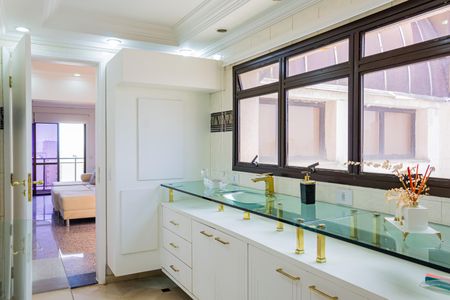 Apartamento para alugar com 420m², 4 quartos e 3 vagasBanheiro 2