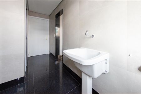 Apartamento à venda com 133m², 4 quartos e 3 vagas Apartamento à venda com 133m², 4 quartos e 3 vagasÁrea de serviço