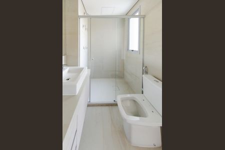 Apartamento à venda com 133m², 4 quartos e 3 vagas Apartamento à venda com 133m², 4 quartos e 3 vagasBanheiro suíte 2