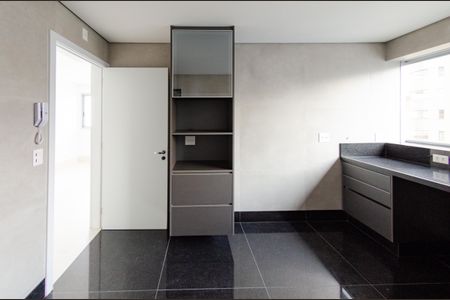 Apartamento à venda com 133m², 4 quartos e 3 vagas Apartamento à venda com 133m², 4 quartos e 3 vagasCozinha