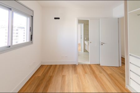 Apartamento à venda com 133m², 4 quartos e 3 vagas Apartamento à venda com 133m², 4 quartos e 3 vagasSemi-suíte 2