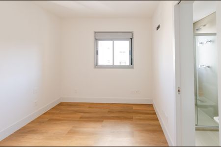 Apartamento à venda com 133m², 4 quartos e 3 vagas Apartamento à venda com 133m², 4 quartos e 3 vagasSemi-suíte 2
