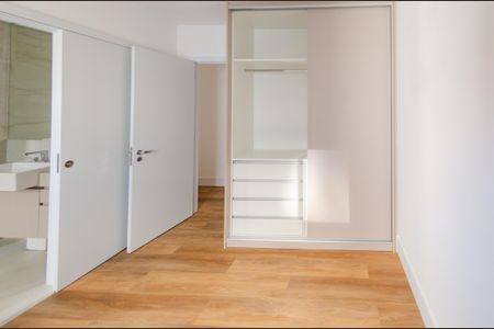 Apartamento à venda com 133m², 4 quartos e 3 vagas Apartamento à venda com 133m², 4 quartos e 3 vagasSemi-suíte 2