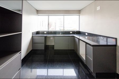 Apartamento à venda com 133m², 4 quartos e 3 vagas Apartamento à venda com 133m², 4 quartos e 3 vagasCozinha