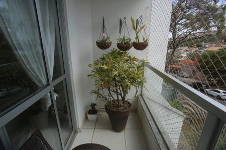 Sala de apartamento à venda com 2 quartos, 69m² em Estrela Dalva, Belo Horizonte