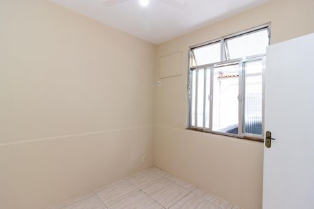 Quarto 2 de casa para alugar com 2 quartos, 60m² em Oswaldo Cruz, Rio de Janeiro