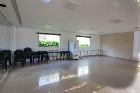Apartamento para alugar com 50m², 2 quartos e 1 vaga Apartamento para alugar com 50m², 2 quartos e 1 vagaÁrea Comum - Salão de Festas