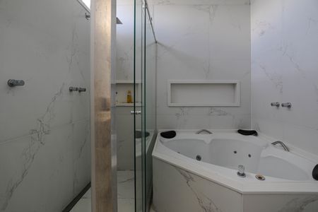 Casa de condomínio para alugar com 240m², 4 quartos e 4 vagasBanheiro - Suíte 3