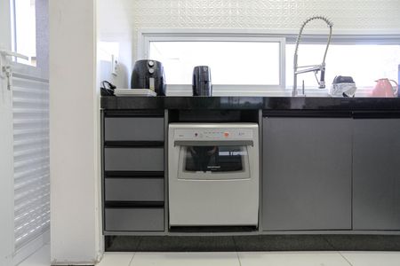 Casa de condomínio para alugar com 240m², 4 quartos e 4 vagasCozinha