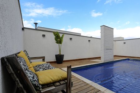 Casa de condomínio para alugar com 240m², 4 quartos e 4 vagasPiscina