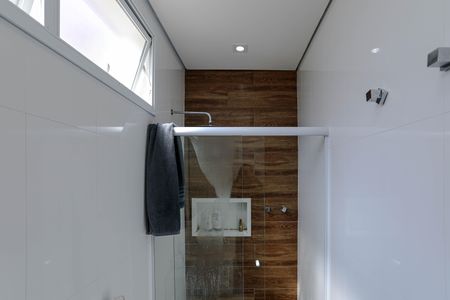 Casa de condomínio para alugar com 240m², 4 quartos e 4 vagasBanheiro Suíte 1