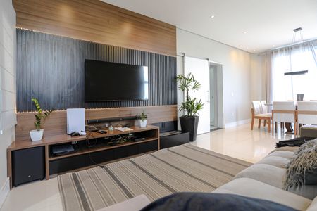 Sala de casa de condomínio para alugar com 4 quartos, 240m² em Jardim Marica, Mogi das Cruzes