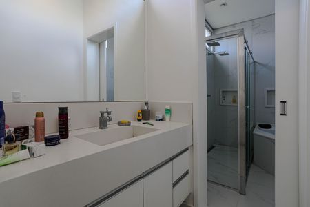 Casa de condomínio para alugar com 240m², 4 quartos e 4 vagasBanheiro - Suíte 3