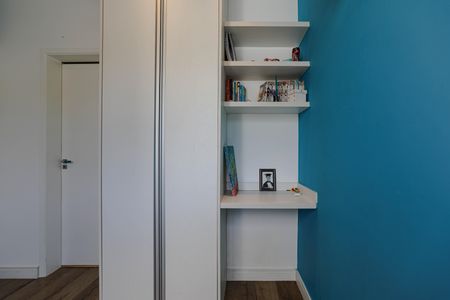 Casa de condomínio para alugar com 240m², 4 quartos e 4 vagasSuíte 2