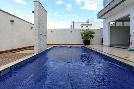 Casa de condomínio para alugar com 240m², 4 quartos e 4 vagasPiscina