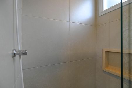 Casa de condomínio para alugar com 240m², 4 quartos e 4 vagasBanheiro - Churrasqueira