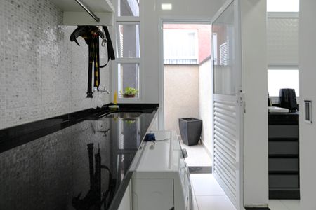 Casa de condomínio para alugar com 240m², 4 quartos e 4 vagasÁrea de Serviço