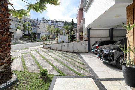 Casa de condomínio para alugar com 240m², 4 quartos e 4 vagasGaragem