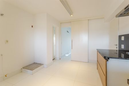 Apartamento à venda com 335m², 4 quartos e 4 vagas Apartamento à venda com 335m², 4 quartos e 4 vagasCozinha