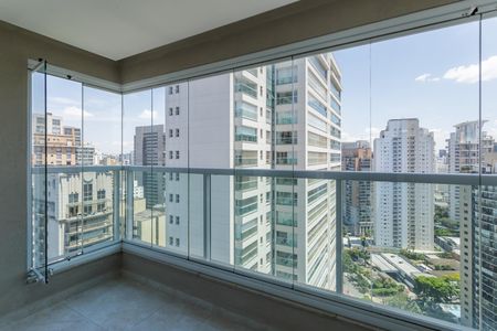 Apartamento à venda com 335m², 4 quartos e 4 vagas Apartamento à venda com 335m², 4 quartos e 4 vagasVaranda