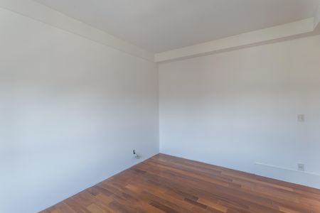 Apartamento à venda com 335m², 4 quartos e 4 vagas Apartamento à venda com 335m², 4 quartos e 4 vagasSuíte 2