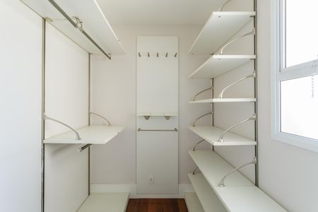 Apartamento à venda com 335m², 4 quartos e 4 vagas Apartamento à venda com 335m², 4 quartos e 4 vagasCloset da suíte 1