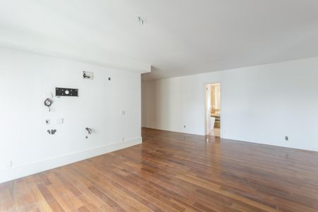 Apartamento à venda com 335m², 4 quartos e 4 vagas Apartamento à venda com 335m², 4 quartos e 4 vagasSuíte 4