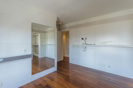 Apartamento à venda com 335m², 4 quartos e 4 vagas Apartamento à venda com 335m², 4 quartos e 4 vagasSuíte 1